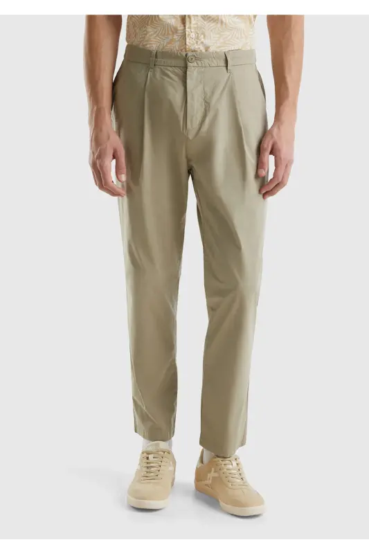 Erkek Haki Pamuk Karışımlı 4 Cepli Kemer Delikli Chino Pantolon-Haki - UNITED COLORS OF BENETTON