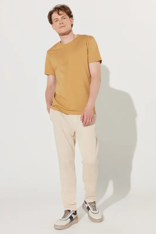 Erkek Hardal Slim Fit Dar Kesim %100 Pamuk Bisiklet Yaka Basic Tişört - Hardal - 3