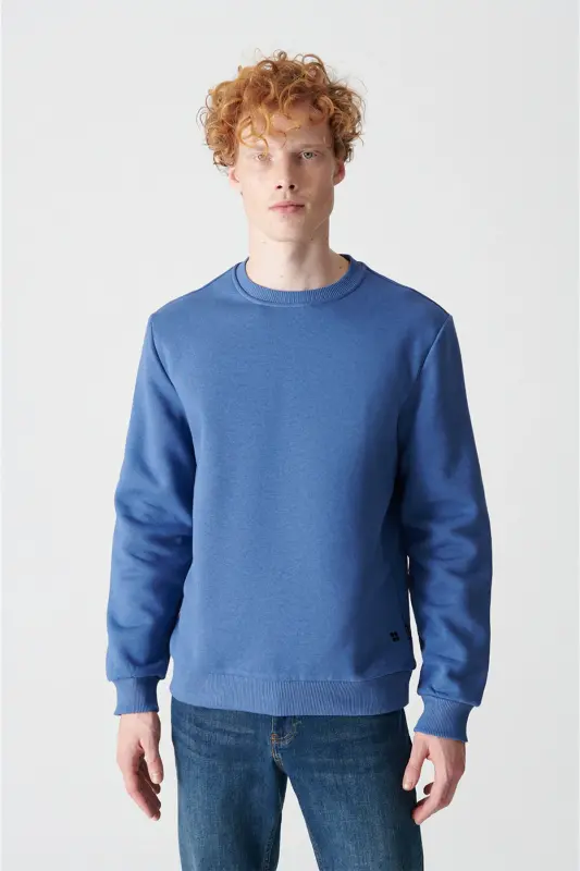Erkek İndigo Şardonlu Kumaş Bisiklet Yaka Basic Sweatshirt E001017-İndigo - AVVA
