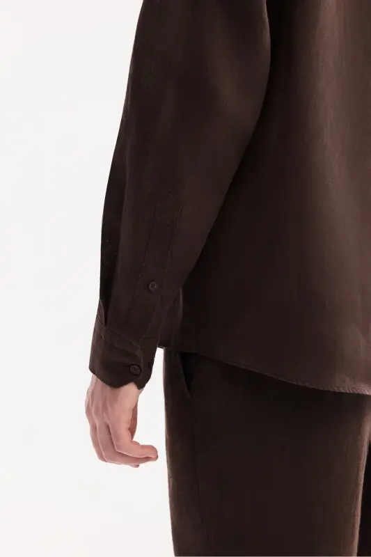 Erkek Kahve Düğmeli Yaka %100 Keten Comfort Fit Gömlek B002191 - Kahve - 5