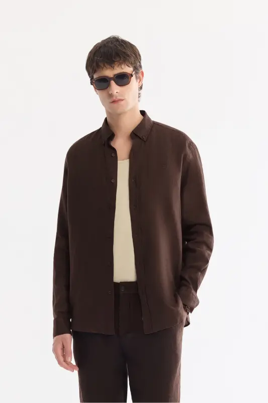 Erkek Kahve Düğmeli Yaka %100 Keten Comfort Fit Gömlek B002191-Kahve - AVVA