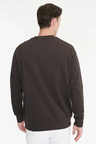 Erkek Kahverengi Pamuklu Standart Fit Normal Kesim 2 İplik Bisiklet Yaka Sweatshirt - Kahverengi - 1