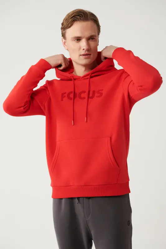 Erkek Kırmızı Şardonlu Kumaş Kapüşonlu Yaka Süzene Nakışlı Kanguru Cepli Sweatshirt A32Y1193 - Kırmızı - 3