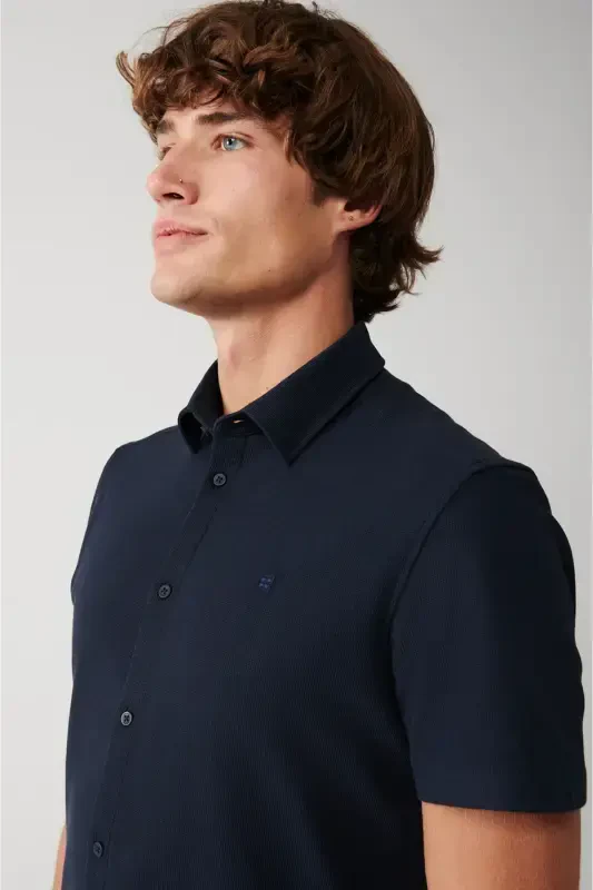 Erkek Lacivert Kolay Ütülenebilir Klasik Yaka Örme Likralı Pamuklu Kısa Kollu Gömlek E002051-Lacivert - 2