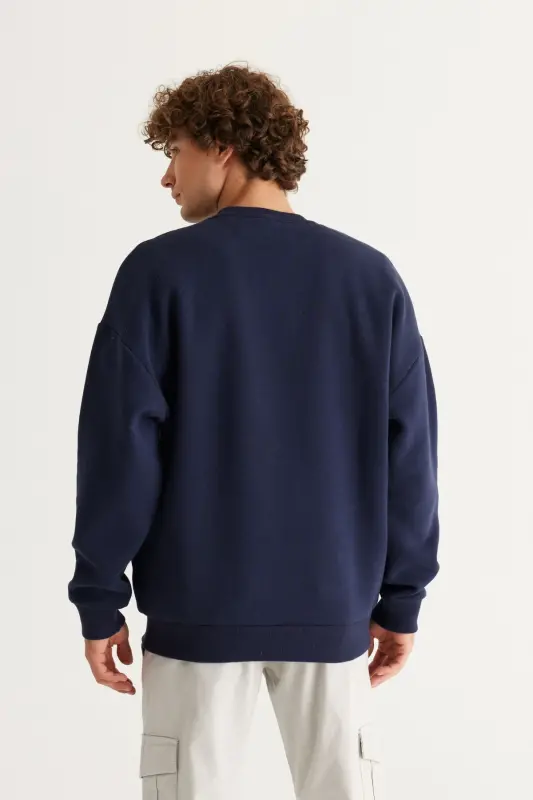 Erkek Lacivert Oversize Fit Bol Kesim Pamuklu Içi Polarlı 3 Iplik Bisiklet Yaka Sweatshirt - Lacivert - 6