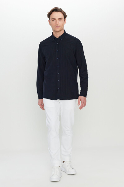 Erkek Lacivert Slim Fit Dar Kesim Düğmeli Yaka Armürlü Gofre Desenli Gömlek-Lacivert - 2