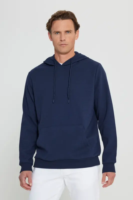 Erkek Lacivert Standart Fit Normal Kesim Kapüşonlu Dokulu Cepli Sweatshirt - Lacivert - 1