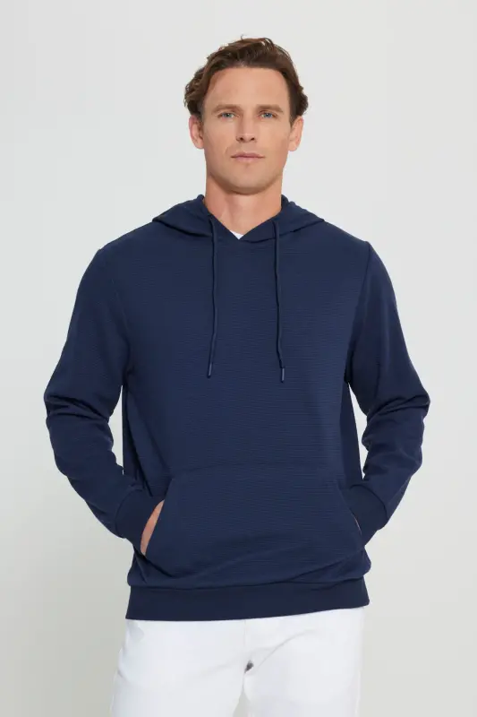 Erkek Lacivert Standart Fit Normal Kesim Kapüşonlu Dokulu Cepli Sweatshirt - Lacivert - 4