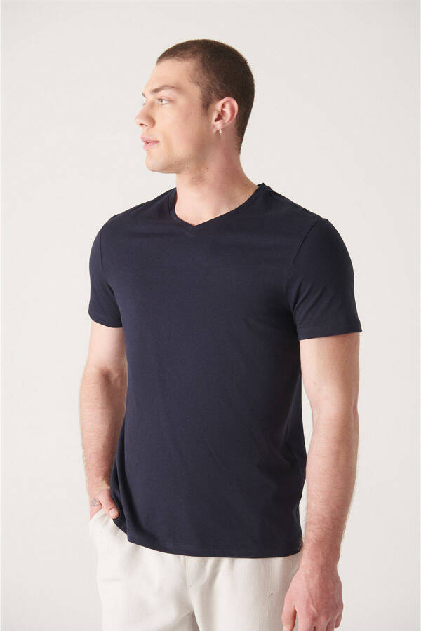 Erkek Lacivert T-shirt %100 Pamuk V Yaka Regular Fit E001001 - 22