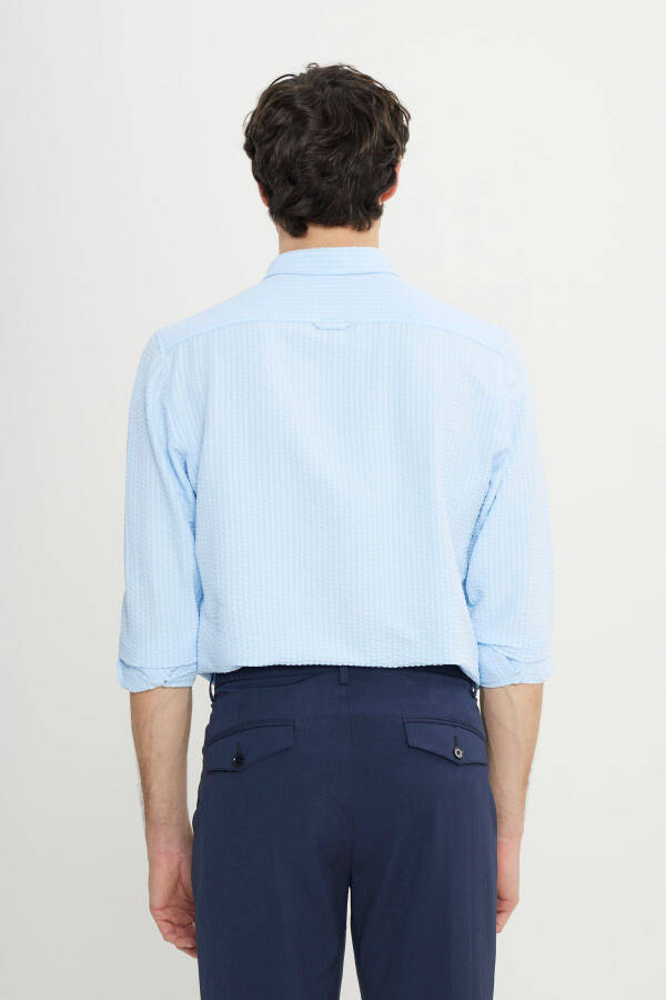 Erkek Mavi Slim Fit Dar Kesim Düğmeli Yaka Armürlü Gofre Desenli Gömlek-Mavi - 5