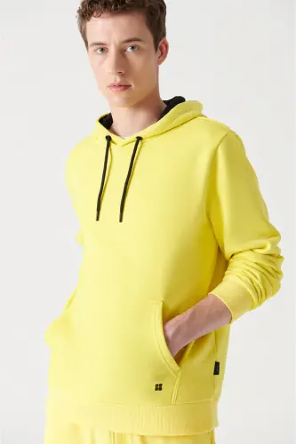 Erkek Neon Sarı Kapüşonlu 3 İplik Şardonlu Pamuklu Sweatshirt E001018-Neon Sarı - 4