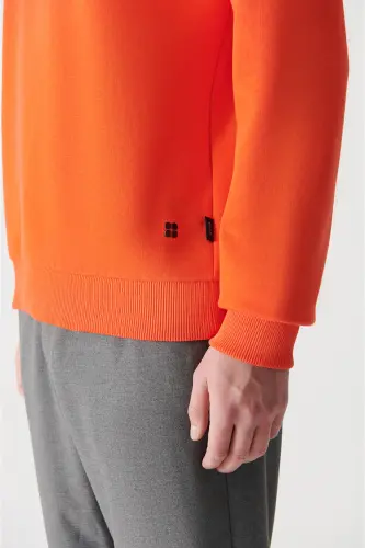 Erkek Neon Turuncu Şardonlu Kumaş Bisiklet Yaka Basic Sweatshirt E001017 - Neon Turuncu - 2