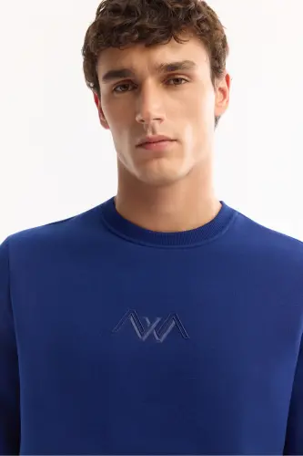 Erkek Saks Bisiklet Yaka Pamuklu Şardonlu Baskılı Regular Fit Sweatshirt B001033-Saks - AVVA (1)