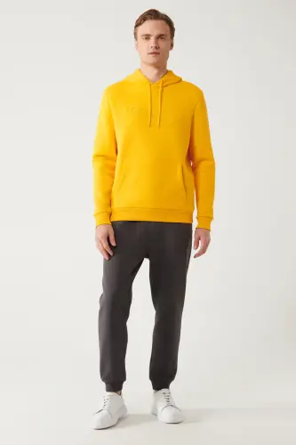 Erkek Sarı Şardonlu Kumaş Kapüşonlu Yaka Süzene Nakışlı Kanguru Cepli Sweatshirt A32Y1193-Sarı - 6