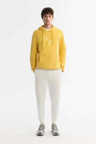 Erkek Sarı Kapüşonlu Pamuklu Baskılı Elastan Regular Fit Sweatshirt A42Y1324 - Sarı - 5