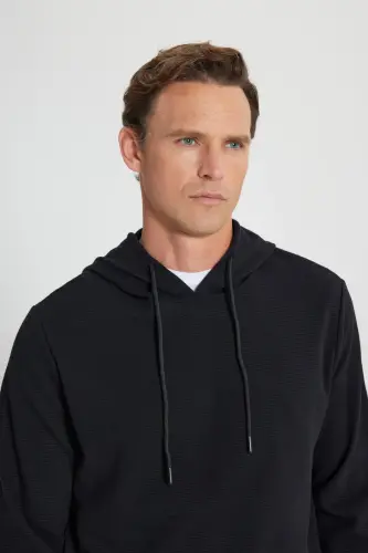 Erkek Siyah 2 İplik Sıcak Tutan Standart Fit Normal Kesim Kapüşonlu Dokulu Cepli Sweatshirt-Siyah - 4