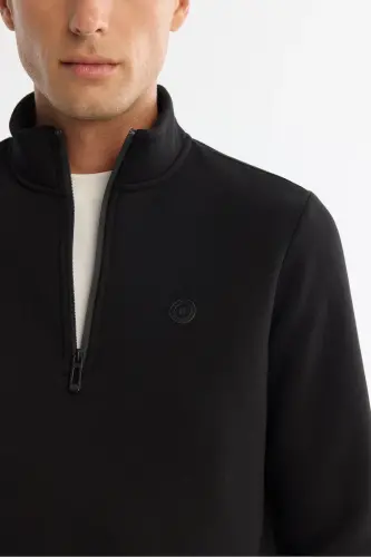 Erkek Siyah Dik Yaka Fermuarlı 3 İplik Şardonlu Regular Fit Sweatshirt E001020 - Siyah - AVVA (1)