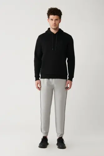 Erkek Siyah Şardonlu Kumaş Kapüşonlu Yaka Süzene Nakışlı Kanguru Cepli Sweatshirt A32Y1193-Siyah - 5