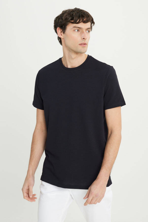 Erkek Siyah Pamuklu Slim Fit Dar Kesim Bisiklet Yaka Esnek Tişört - Siyah - 1