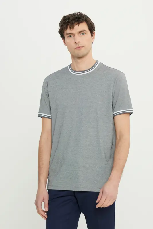 Erkek Siyah Pamuklu Slim Fit Dar Kesim Bisiklet Yaka Tişört - Siyah - 1