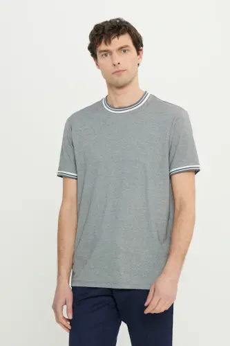 Erkek Siyah Pamuklu Slim Fit Dar Kesim Bisiklet Yaka Tişört-Siyah - 1