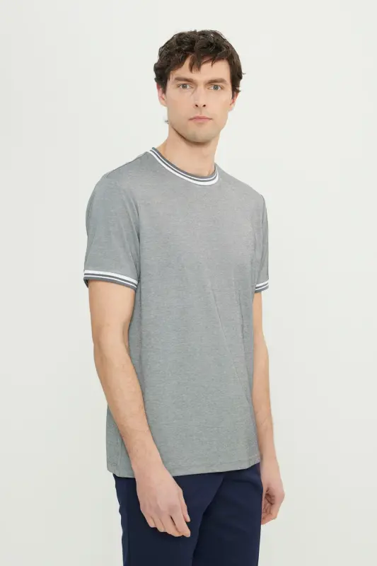 Erkek Siyah Pamuklu Slim Fit Dar Kesim Bisiklet Yaka Tişört-Siyah - 3