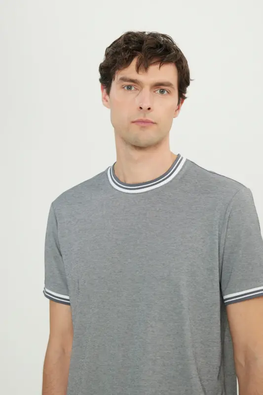 Erkek Siyah Pamuklu Slim Fit Dar Kesim Bisiklet Yaka Tişört-Siyah - 4