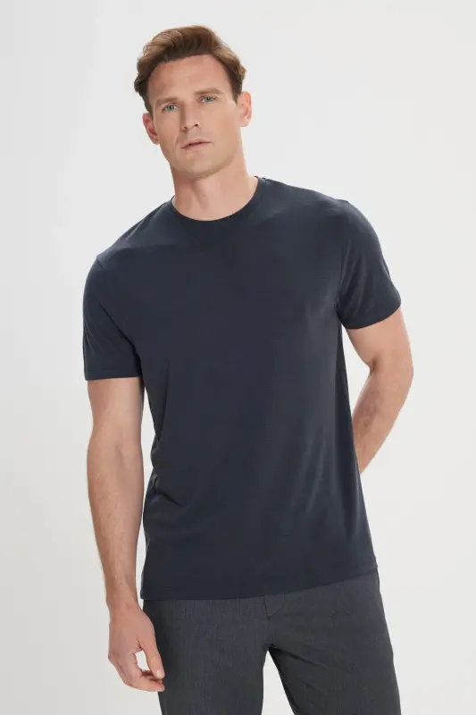 Erkek Siyah Slim Fit Dar Kesim Bisiklet Yaka Pamuklu Tişört-Siyah - ALTINYILDIZ CLASSICS