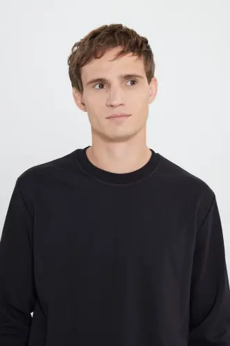 Erkek Siyah Standart Fit Normal Kesim Bisiklet Yaka 3 Iplik Pamuklu Sweatshirt - Siyah - 4