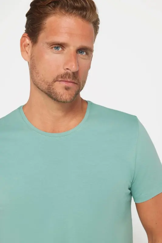 Erkek Slim Fit Dar Kesim Pamuklu Yumuşak Doku Likralı Esnek Kumaş Basic Yeşil Bisiklet Yaka Tişört - Yeşil - 3