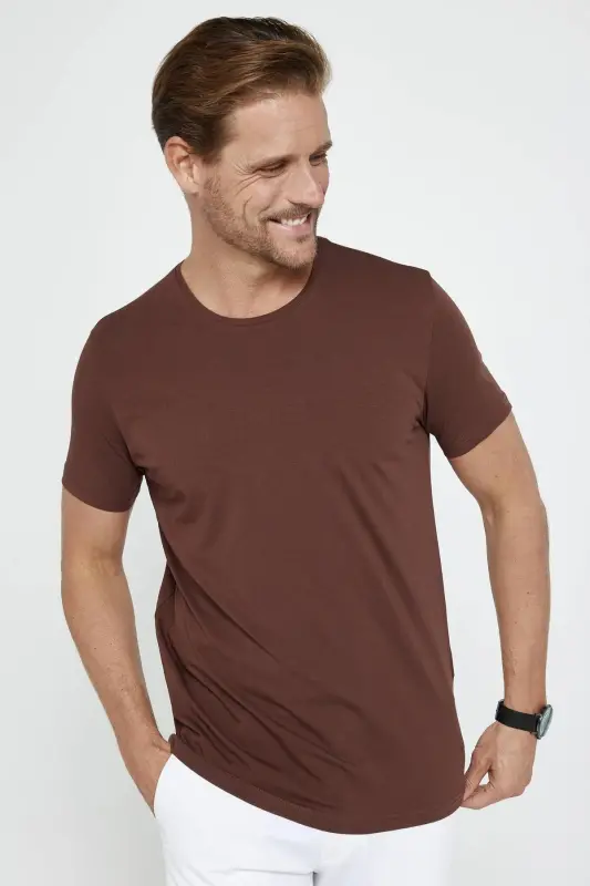 Erkek Slim Fit Dar Kesim Pamuklu Yumuşak Dokulu Esnek Kumaş Düz Basic Kahverengi Bisiklet Yaka Tişör - Kahverengi - TUDORS