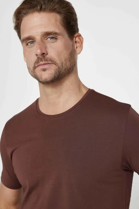 Erkek Slim Fit Dar Kesim Pamuklu Yumuşak Dokulu Esnek Kumaş Düz Basic Kahverengi Bisiklet Yaka Tişör - Kahverengi - 4