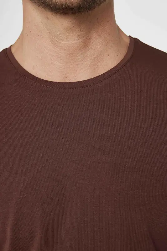Erkek Slim Fit Dar Kesim Pamuklu Yumuşak Dokulu Esnek Kumaş Düz Basic Kahverengi Bisiklet Yaka Tişör - Kahverengi - 5