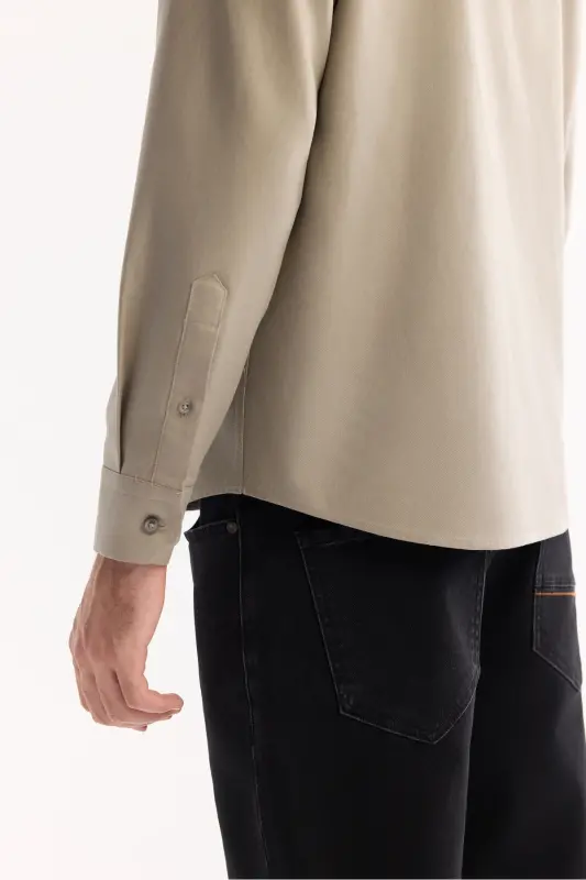 Erkek Vizon Düğmeli Yaka Pamuklu Soft Touch Regular Fit Gömlek B002036 - Vizon - 5