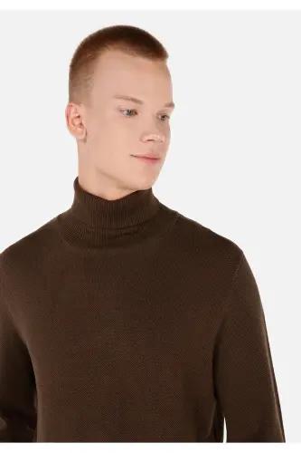 Regular Fit Turtle Neck Jakarlı Erkek Kahverengi Kazak - KAHVERENGİ - 4