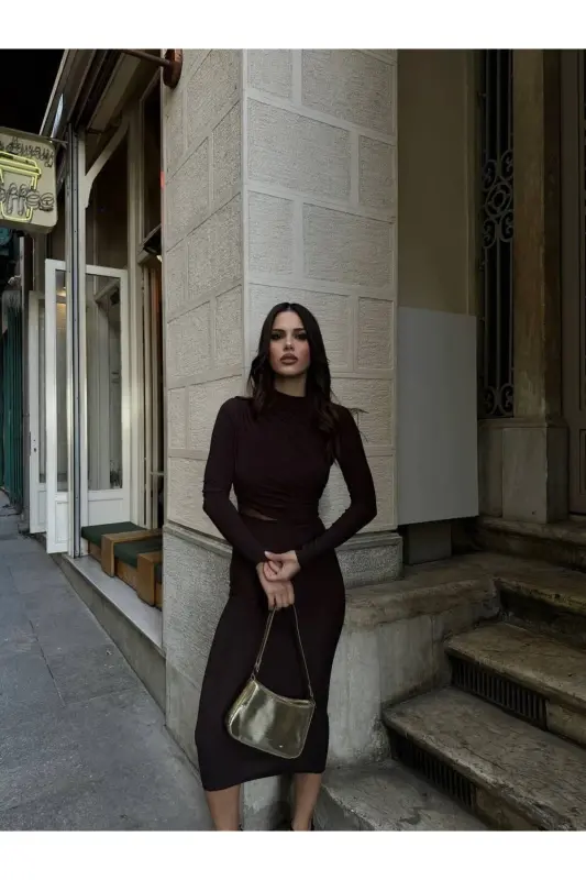 Esnek Sandy Kumaş Tül Dekolte Detaylı Dik Yaka Uzun Kollu Midi Boy KAHVERENGİ Kalem Elbise 583154-Kahverengi - 5