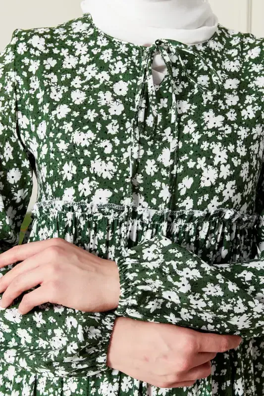 Eteği Kat Kat Çiçek Desenli Çingene Viskon Elbise Tesettür Elbise Anne Elbisesi Namaz Elbisesi-Çiçek Desen Yeşil - 6