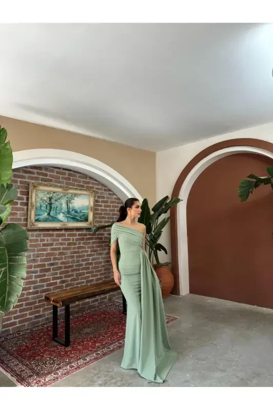 Ewo Kuyruklu Tek Omuz Abiye Saks Mavisi-MİNT - SINDIMODA