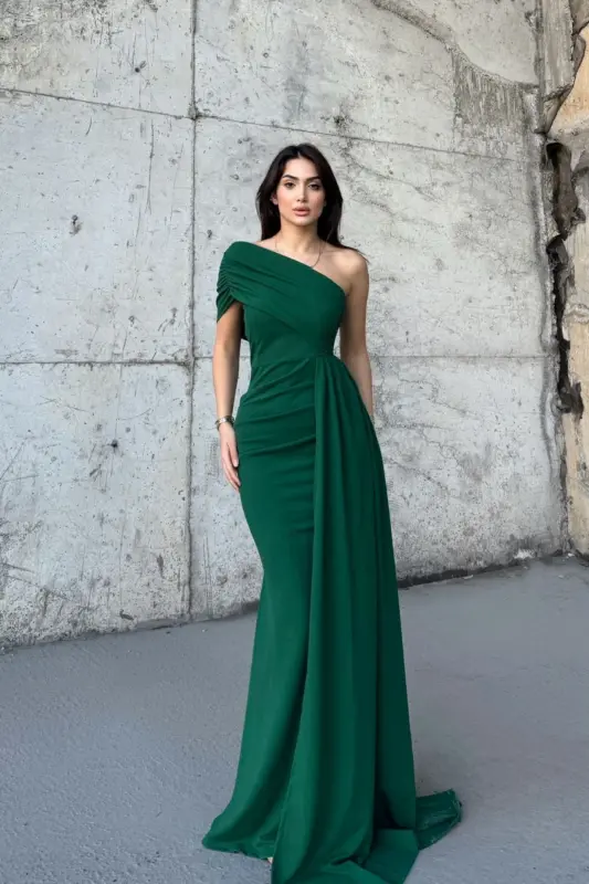 Ewo Tek Omuz Kuyruklu Abiye-Yeşil - MEKAFASHION