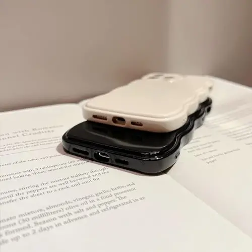 FABSPARK iPhone 17 Kılıfı, Yumuşak Dalga Tasarımlı Dalgalı Çerçeve, Bej | iPhone 17 için Basit Dalga Tasarımlı Dalgalı Çerçeve Yumuşak Silikon Estetik Kılıf, Bej - FABSPARK (1)