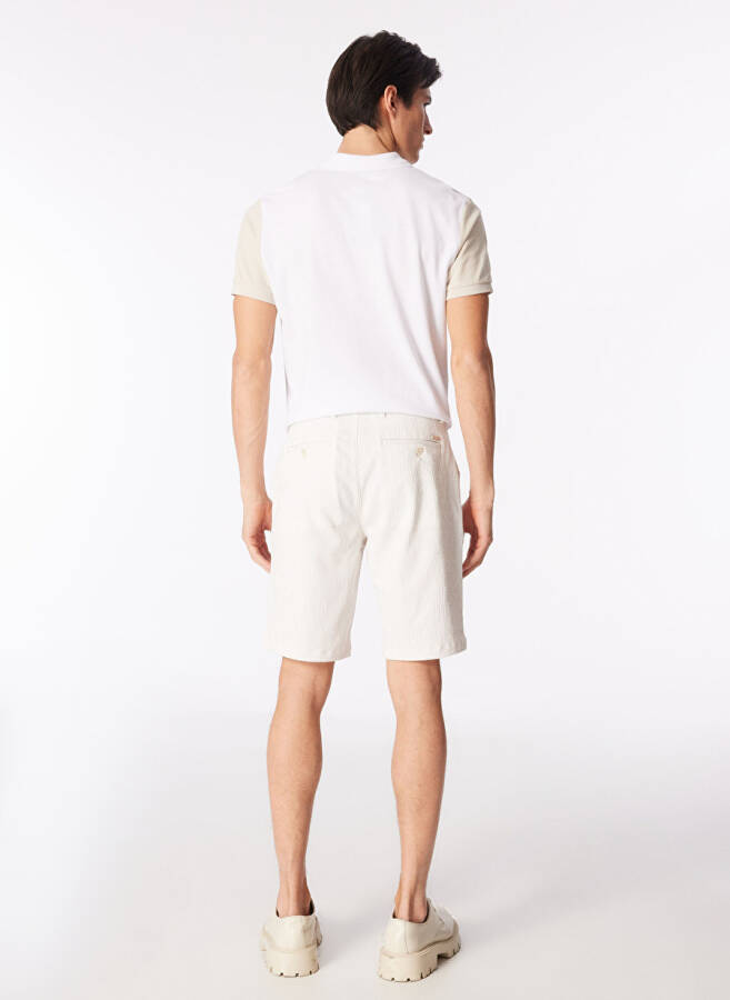 Factory Ecru Men's Basic Bermuda Shorts - 6