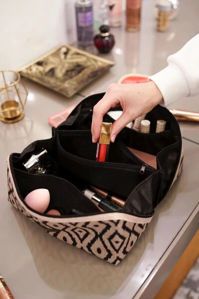 Fantastic Makeup Organizer Bag - 8
