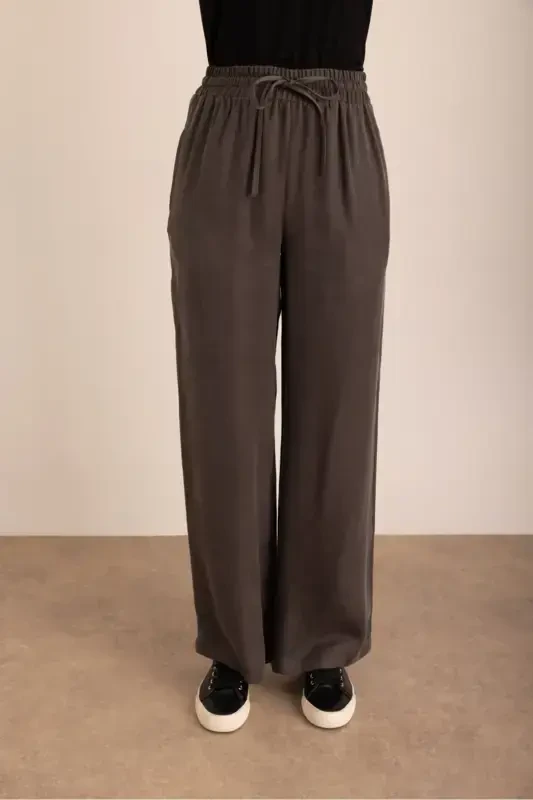 Faux Fur Trimmed Woven Waistband Elastic Pants - 2