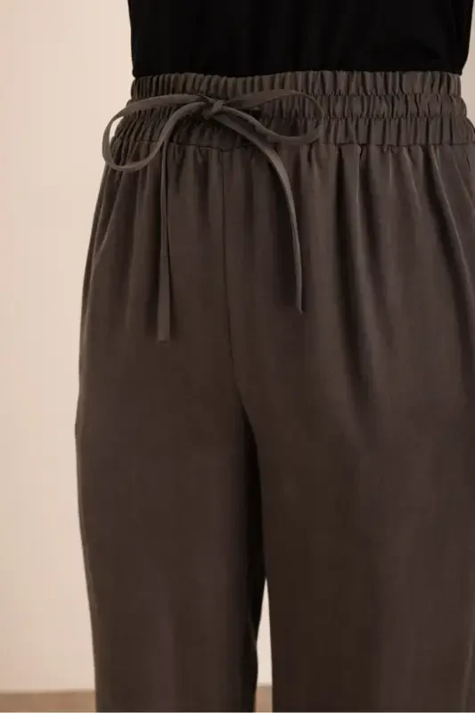 Faux Fur Trimmed Woven Waistband Elastic Pants - 3