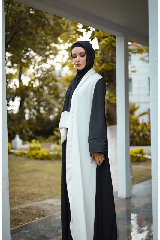 Ferace abaya in black and white - 5