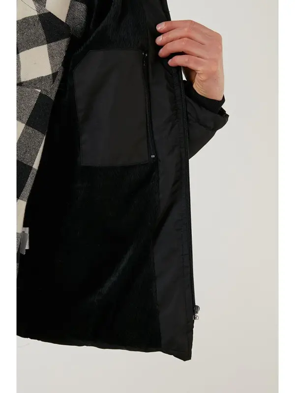 Fermuar yopish Slim Fit Kapüşonli Tik Yoqali Erkaklar Mont 5717101-Qora - 4
