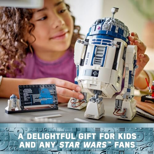 Фигурка LEGO Star Wars R2-D2 из кирпичей, коллекционная декорация для комнаты в стиле Star Wars с эксклюзивной минифигуркой Дарта Малака в честь 25-летия, творческая игровая идея в подарок для детей или фанатов в возрасте от 10 лет, 75379 - 4