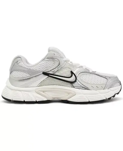 Finish Line'dan Kadın V5 RNR Günlük Spor Ayakkabıları - Summit White, Kahverengi - NIKE (1)
