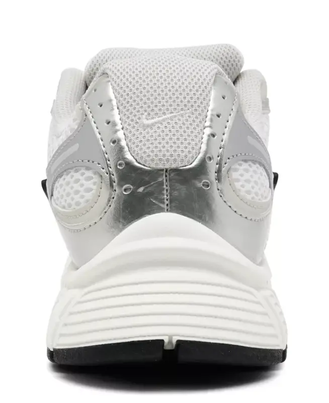 Finish Line'dan Kadın V5 RNR Günlük Spor Ayakkabıları - Summit White, Kahverengi - 4