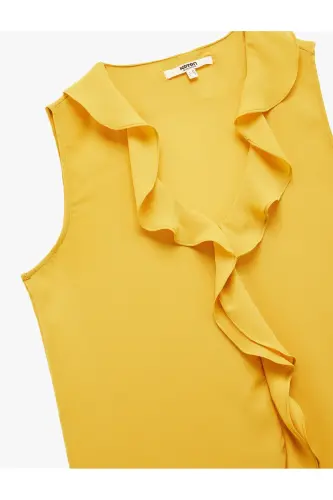 Fırfırlı V Yaka Kolsuz Krep Bluz-Hardal - 5